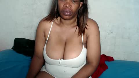 yummytittsxx online show from 12/03/24, 03:41