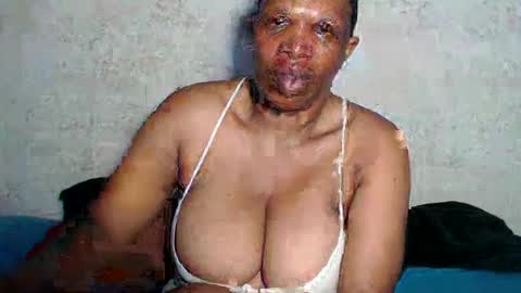 yummytittsxx online show from 12/05/24, 03:04