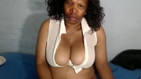 yummytittsxx online show from 11/10/25, 03:05