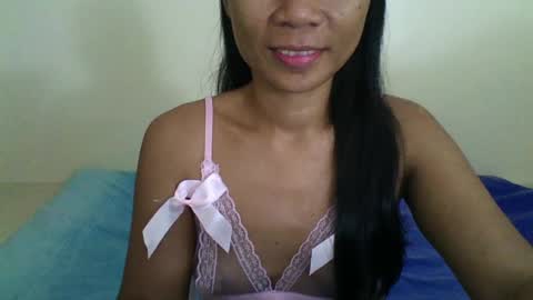 Snapshot of yuna_05 chatting on 06/25/26, 02:43 yuna_05 online show from 06/25/26, 02:43