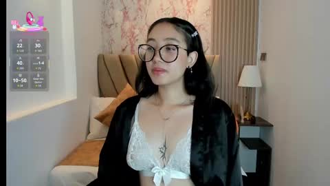 Yuna  online show from 09/29/25, 02:55