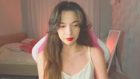 Snapshot of yuna_sunshy chatting on 10/05/25, 12:53 Yuna online show from 10/05/25, 12:53