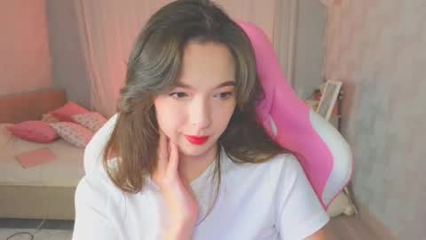 Snapshot of yuna_sunshy chatting on 10/16/25, 11:50 Yuna online show from 10/16/25, 11:50