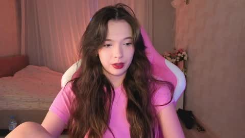 Snapshot of yuna_sunshy chatting on 04/06/26, 01:36 Yuna online show from 04/06/26, 01:36