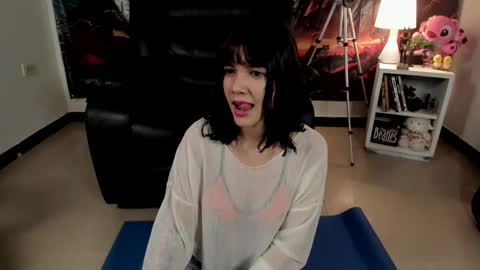 Snapshot of yunablack chatting on 05/10/26, 10:53 Yuna online show from 05/10/26, 10:53