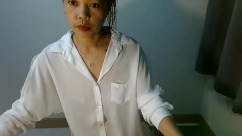Snapshot of yunahuntrixx chatting on 06/08/26, 10:15 yunahuntrixx online show from 06/08/26, 10:15