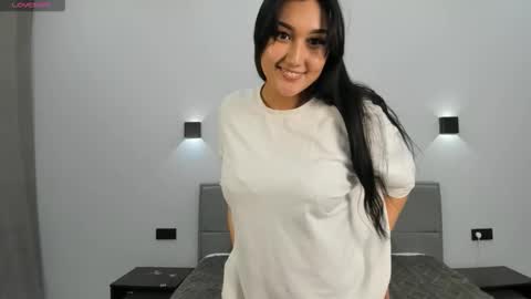 Snapshot of yunamini chatting on 11/01/25, 08:33 Yuna online show from 11/01/25, 08:33