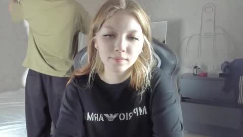 yunarosee online show from 09/15/25, 04:29