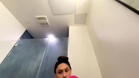 BbyTSSLut online show from 10/07/25, 11:13