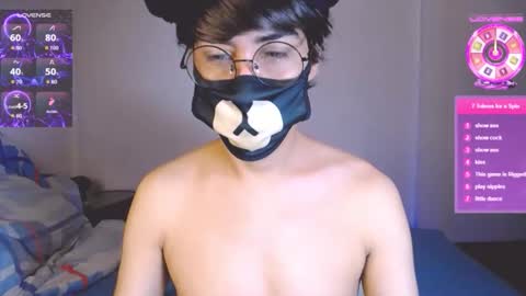 Snapshot of yuniorb chatting on 10/29/25, 03:53 the puppy boy online show from 10/29/25, 03:53