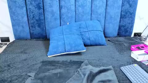 Snapshot of yunkeyc chatting on 11/21/25, 03:16 yunkeyc online show from 11/21/25, 03:16