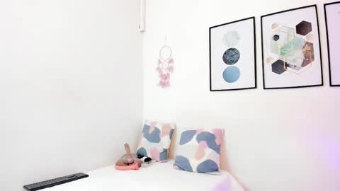 Snapshot of yunna7 chatting on 09/24/25, 11:35 Yunna online show from 09/24/25, 11:35