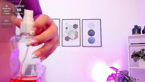 Snapshot of yunna7 chatting on 11/03/25, 11:33 Yunna online show from 11/03/25, 11:33