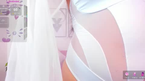 Snapshot of yunna7 chatting on 12/02/25, 11:37 Yunna online show from 12/02/25, 11:37