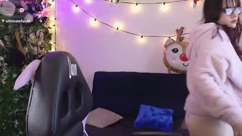 Snapshot of yuny_haruno chatting on 12/15/25, 02:21 Haruno online show from 12/15/25, 02:21