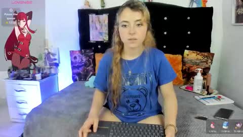 Snapshot of yuong_jung chatting on 11/13/25, 09:36 yuong soo online show from 11/13/25, 09:36