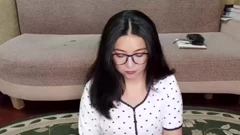 Snapshot of yuonneaquilar chatting on 12/15/25, 01:26 Yuna online show from 12/15/25, 01:26