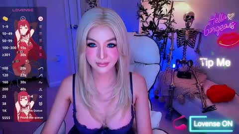 Snapshot of yurasiand0ll chatting on 09/19/25, 02:02 Sasa online show from 09/19/25, 02:02