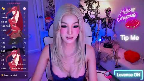 Snapshot of yurasiand0ll chatting on 09/23/25, 01:08 Sasa online show from 09/23/25, 01:08