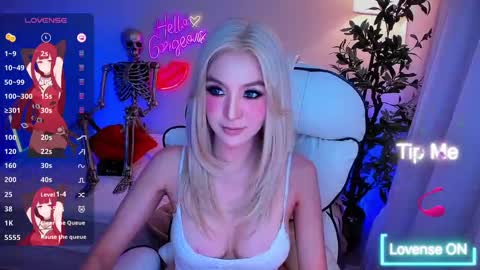 Snapshot of yurasiand0ll chatting on 10/05/25, 01:37 Sasa online show from 10/05/25, 01:37