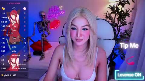 Snapshot of yurasiand0ll chatting on 10/12/25, 01:37 Sasa online show from 10/12/25, 01:37