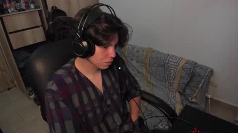 Snapshot of yurii_moody chatting on 11/27/25, 07:27 yurii_moody online show from 11/27/25, 07:27