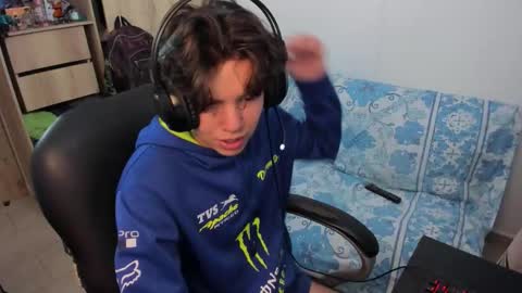 Snapshot of yurii_moody chatting on 12/01/25, 03:28 yurii_moody online show from 12/01/25, 03:28