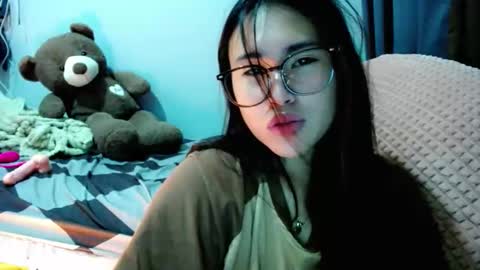Snapshot of yuriyumixx_xoxo chatting on 01/17/26, 03:50 yuriyumixx_xoxo online show from 01/17/26, 03:50