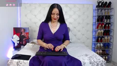 Snapshot of yury_m2_ chatting on 10/17/25, 03:20 2 online show from 10/17/25, 03:20