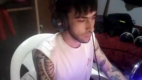 Snapshot of yuumis chatting on 10/08/25, 06:33 Yuumi online show from 10/08/25, 06:33