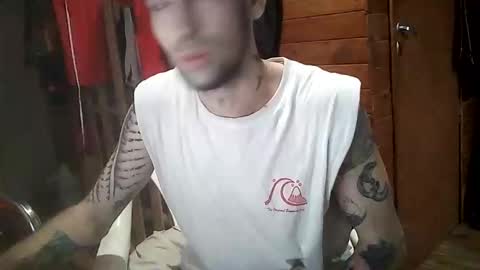 Snapshot of yuumis chatting on 11/08/25, 10:04 Yuumi online show from 11/08/25, 10:04