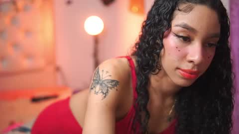 Yuyi Cam online show from 10/04/25, 02:53