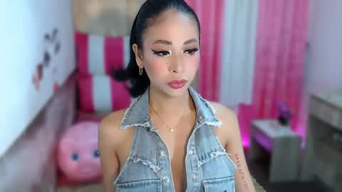 Snapshot of yvannasilva18 chatting on 06/04/26, 10:43 jai online show from 06/04/26, 10:43