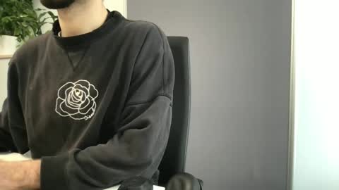 yvesbunnny online show from 11/28/25, 08:50