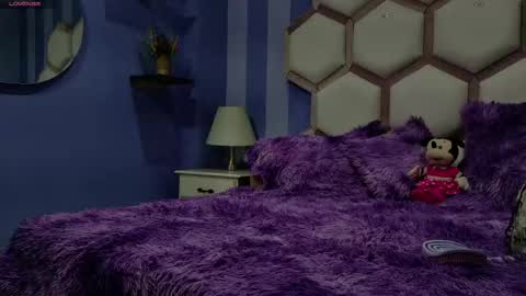Snapshot of yvi_taylor chatting on 05/11/26, 12:33 yvi online show from 05/11/26, 12:33
