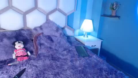 Snapshot of yvi_taylor chatting on 06/10/26, 04:28 yvi online show from 06/10/26, 04:28