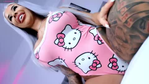 Snapshot of yviann chatting on 10/02/25, 08:38 YviAnn online show from 10/02/25, 08:38