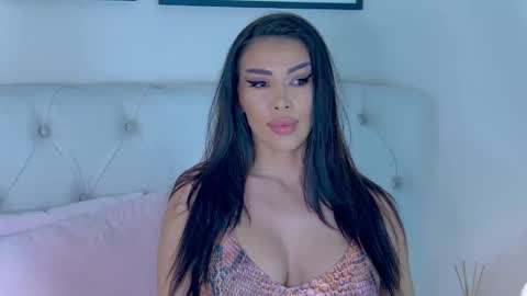 Laura online show from 12/05/25, 02:47