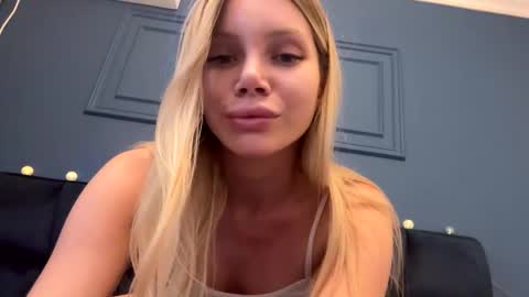 yvonna_ online show from 01/18/25, 02:55