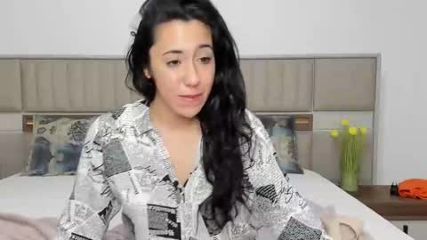 Snapshot of yvonnebabe chatting on 12/05/24, 11:38 yvonnebabe online show from 12/05/24, 11:38