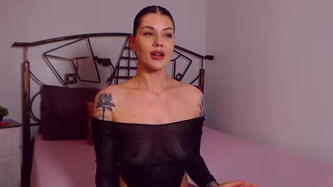 I V Y   online show from 05/22/26, 07:52