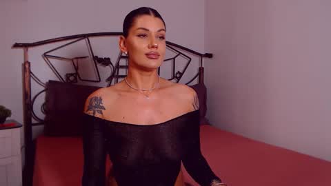 I V Y   online show from 06/02/26, 06:54