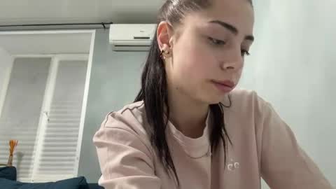 Lina online show from 06/02/26, 05:15
