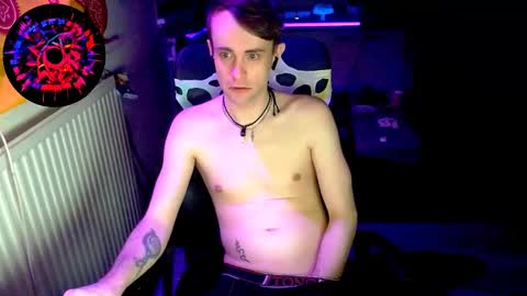 Snapshot of yyscript chatting on 01/01/25, 09:31 online show from 01/01/25, 09:31