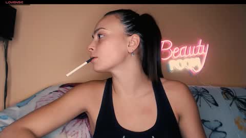 Snapshot of yzza_suave chatting on 11/05/25, 02:06 yzza_suave online show from 11/05/25, 02:06