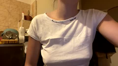 Snapshot of yzza_suave chatting on 11/14/25, 10:07 yzza_suave online show from 11/14/25, 10:07