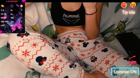 Snapshot of yzza_suave chatting on 12/02/25, 02:45 yzza_suave online show from 12/02/25, 02:45