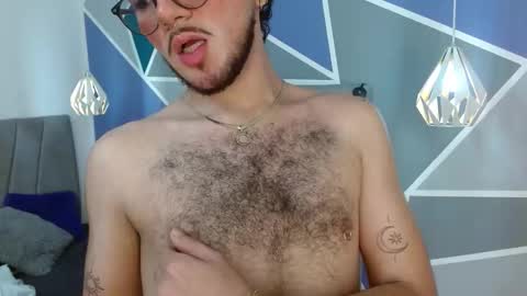 Snapshot of zac_golden chatting on 10/22/25, 06:13 Zack  online show from 10/22/25, 06:13