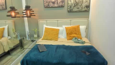 Snapshot of zac_haynes chatting on 10/31/25, 08:10 zac online show from 10/31/25, 08:10