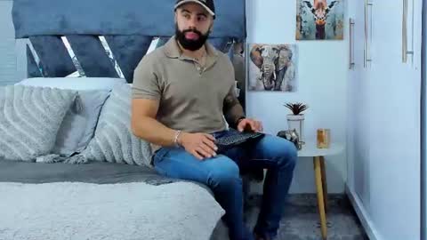 Snapshot of zack_froone chatting on 06/17/26, 01:56 Richard online show from 06/17/26, 01:56